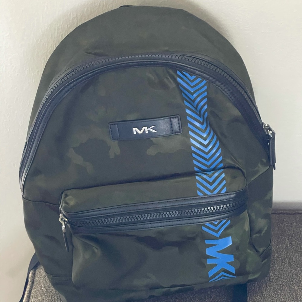 Michael Kors Adventure Bag Like New